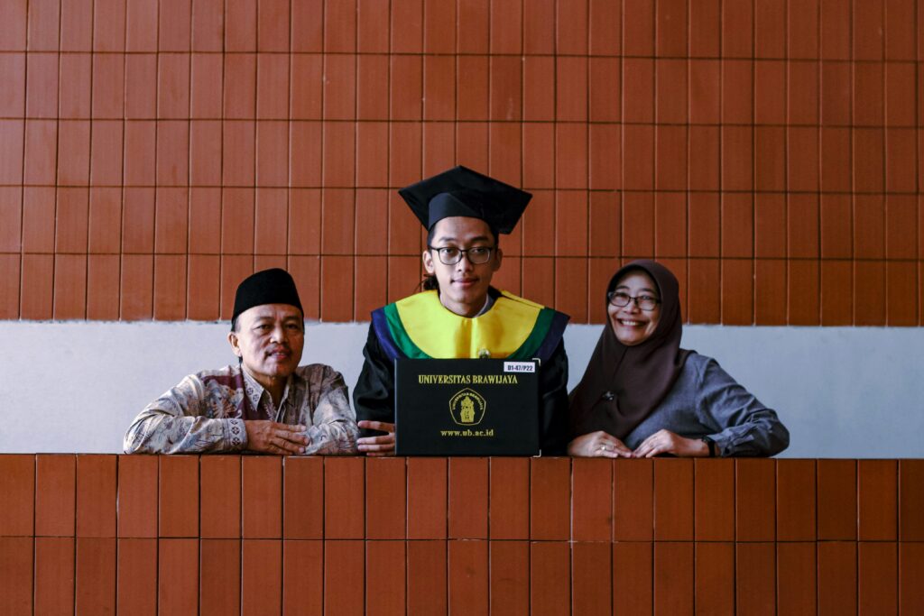 Scholarship Universe: Your Complete Guide to Finding and Applying for Scholarships Online 41 Scholarship Universe